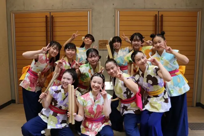 和太鼓と書道のパフォーマンス